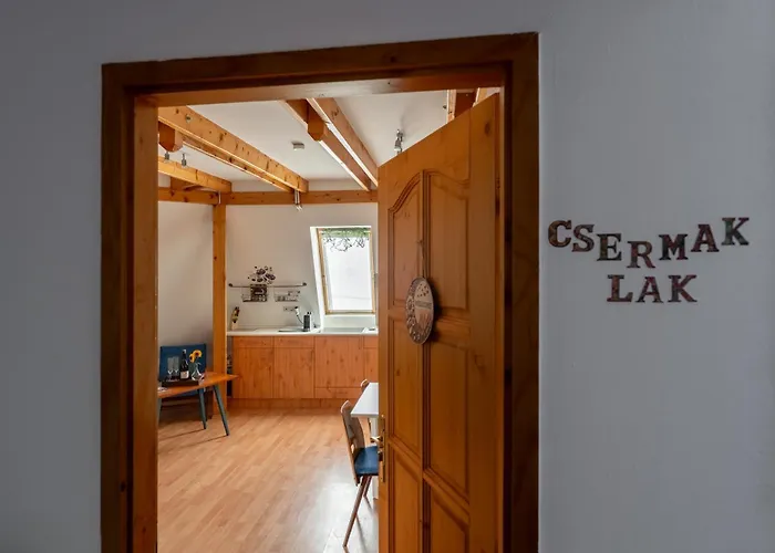 Csermak Lak Apartament *